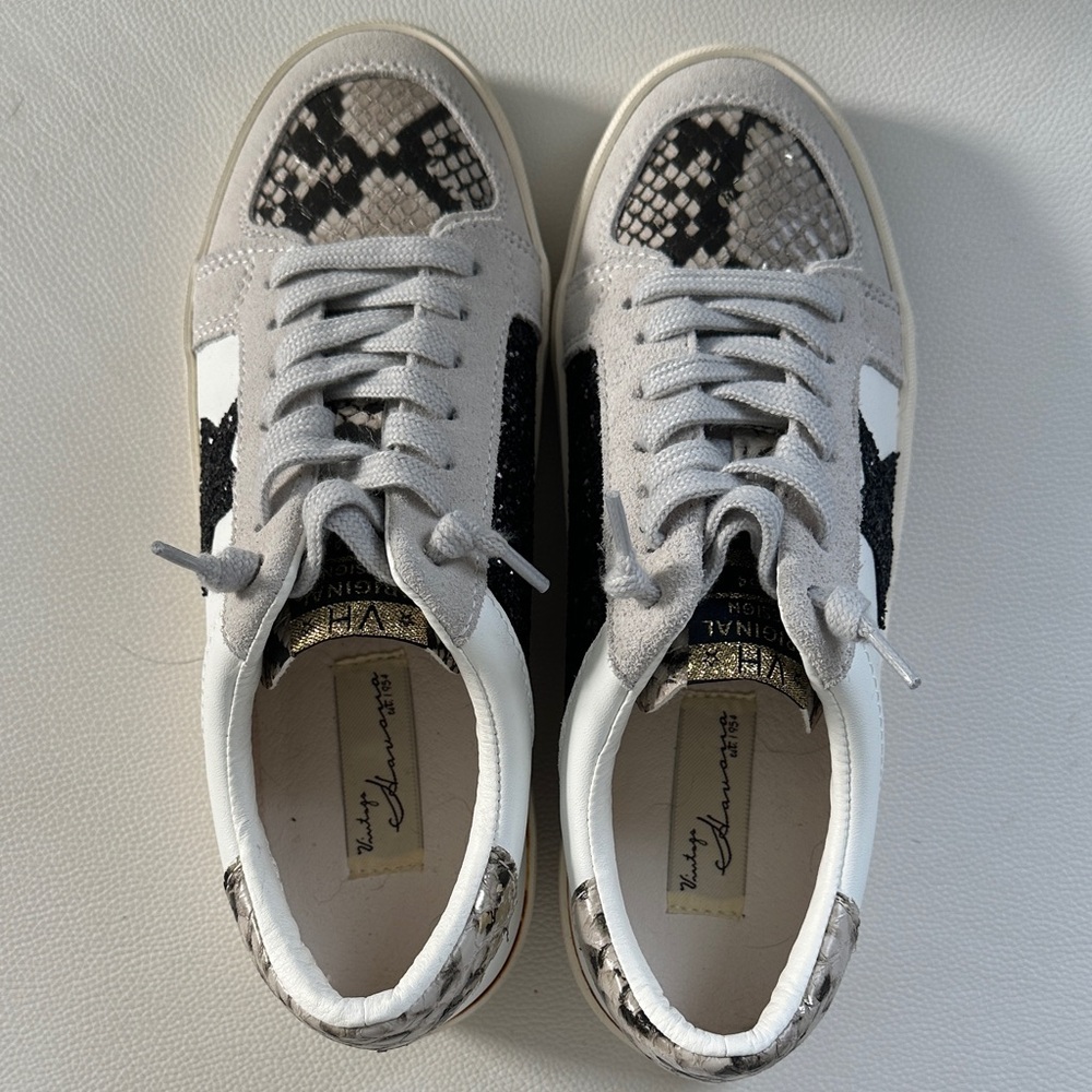 BRAND NEW Vintage Havana Black and White Snake Print Sneakers